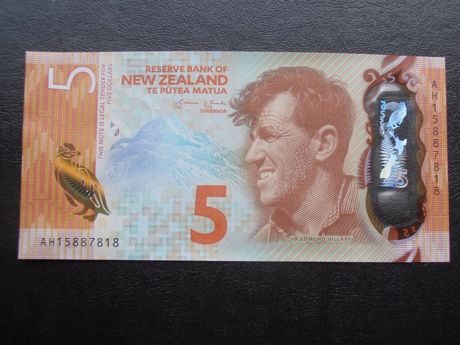 New Zealand 5 Dollars  -  2015