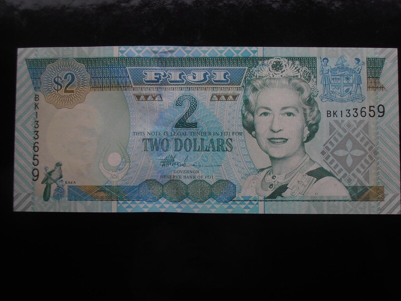 Fiji 2 Dollars  -  2002