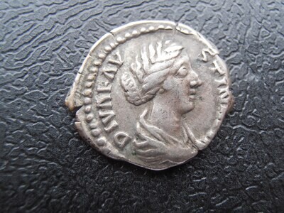 Faustina II Denarius - 175-180 AD
