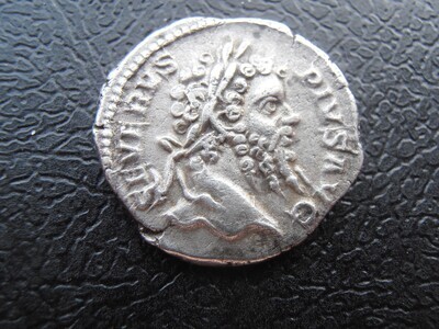Septimus Severus Denarius - 193-211 AD (c)
