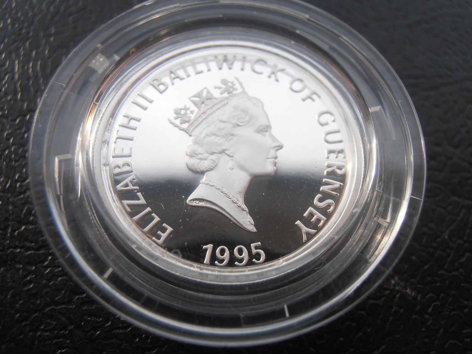 Guernsey  One Pound  -  1995  (Queen Mothers 95th Birthday}