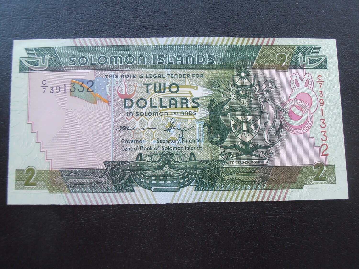 Solomon Islands 2 Dollars  -  2004