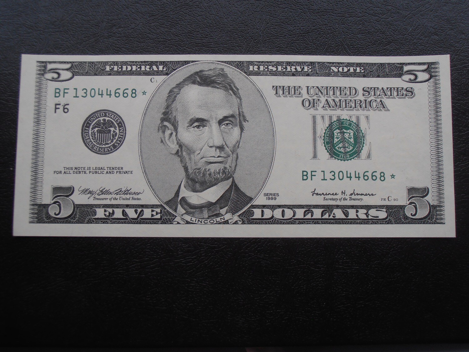 United States 5 Dollars - 1999 *