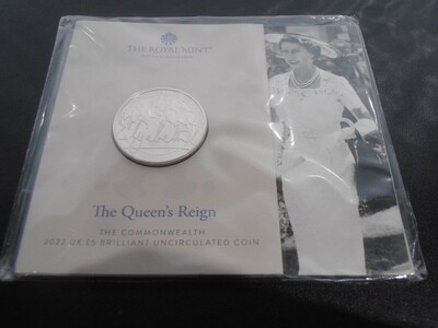 2022 - Five Pounds (The Queens Reign)