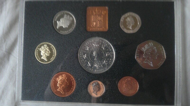 1993 - Proof Set ( Red Leather Case)  MRPD1