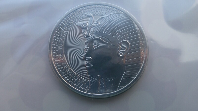 2022 - Five Pounds (Tutankhamun)