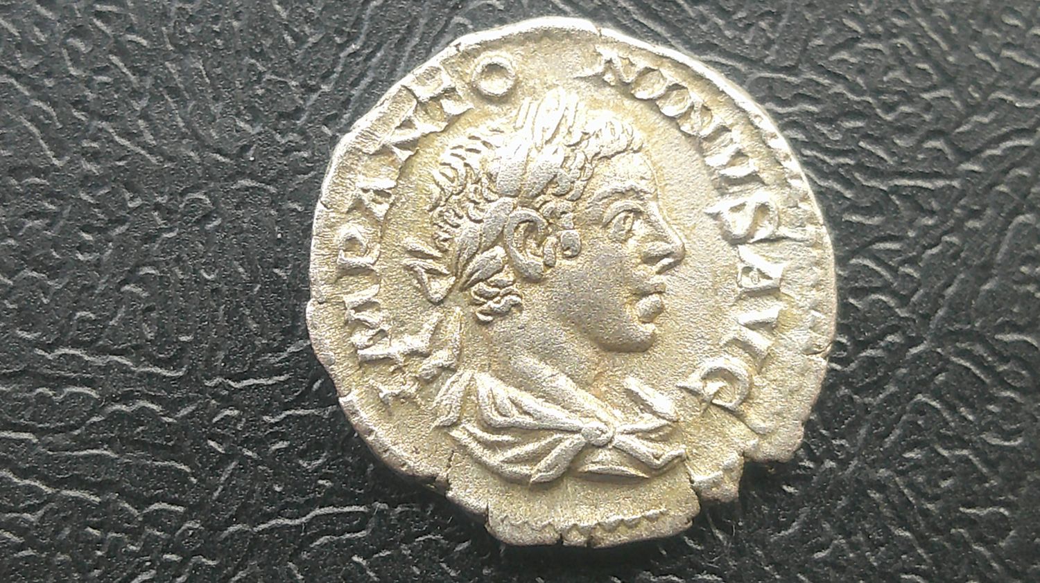 Elagabalus Denarius - 218-222 AD (b)
