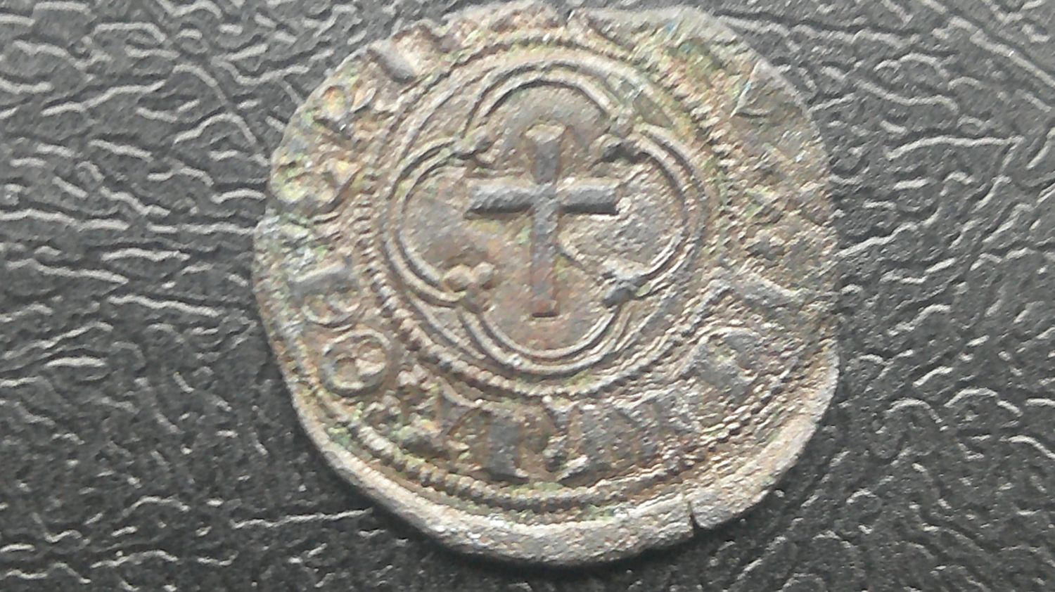 James III Penny   -  1460- 1488 Crux Pellit