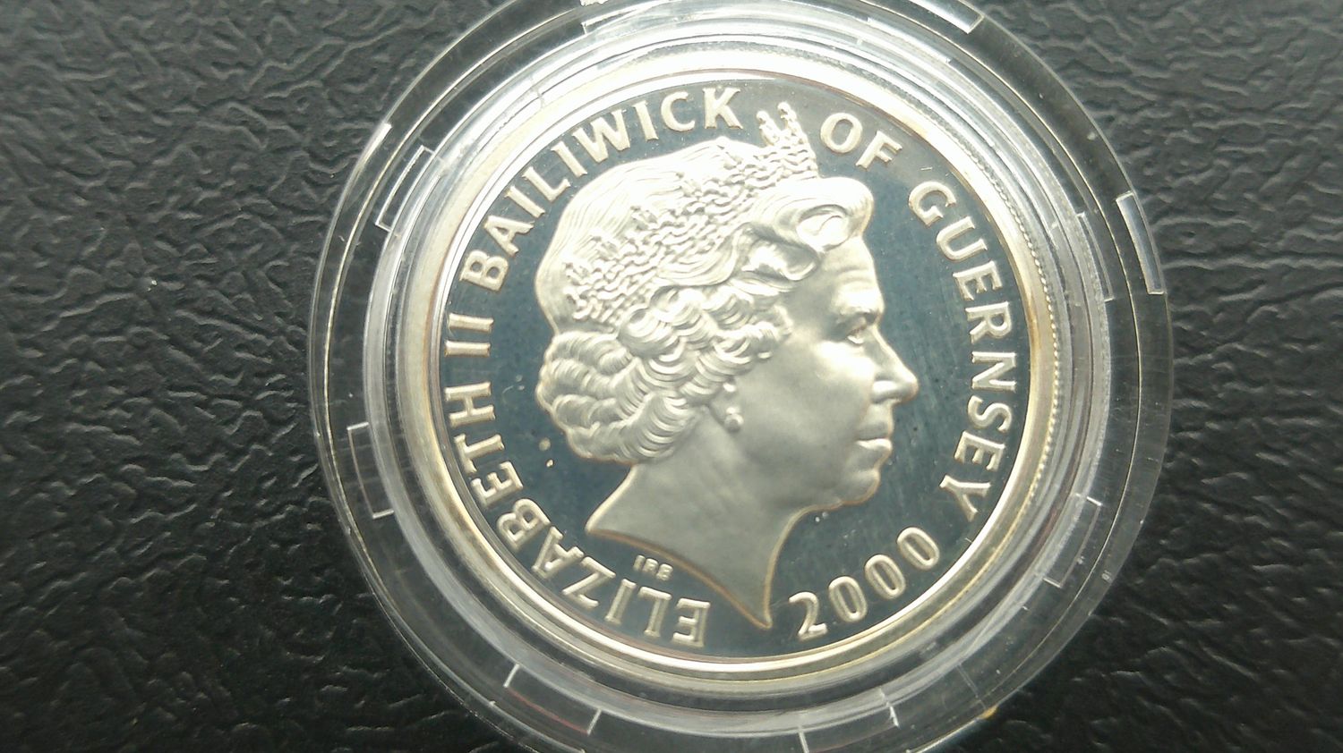 Guernsey One Pound - 2000 (Queen Mothers Centenary)