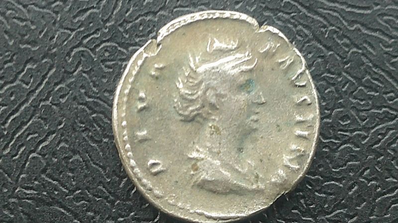 Denarius Faustina Senior - 141 AD (b)
