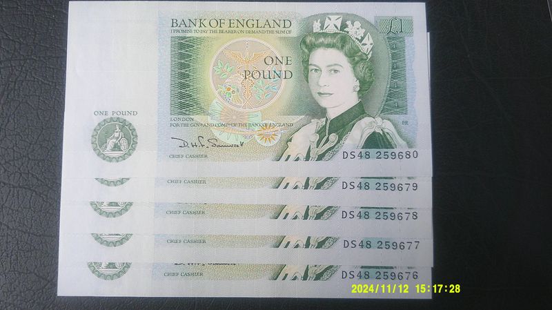 Bank of England £1 - 1981 (5 Consecutive Banknotes)