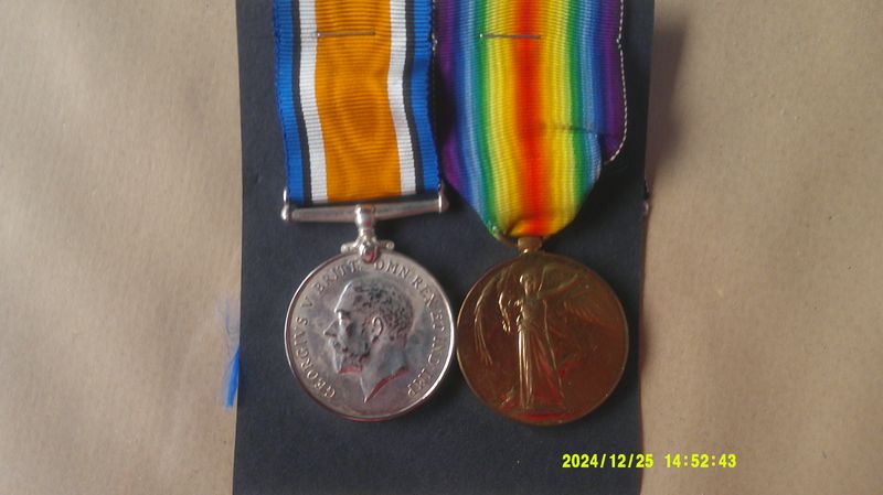 Group of 2 Medals and Death Plaque (Lothian & Borders Horse)