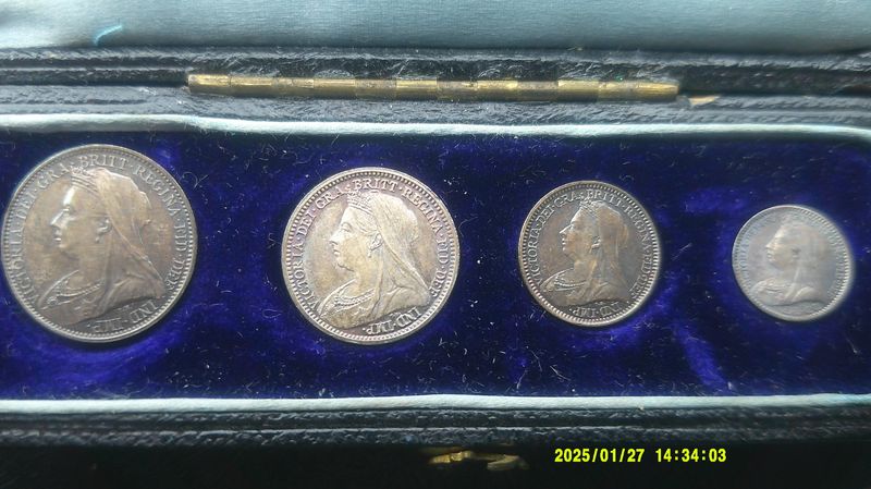 1899  -  Victoria Maundy Set