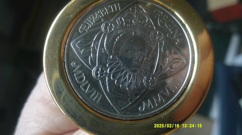 2008- Babies Rattle with £5 Coin  MRPD1