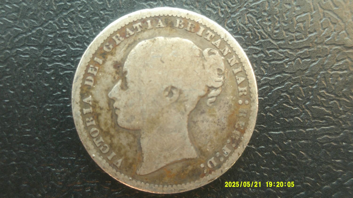 1877  -  Shilling  (Die 43)
