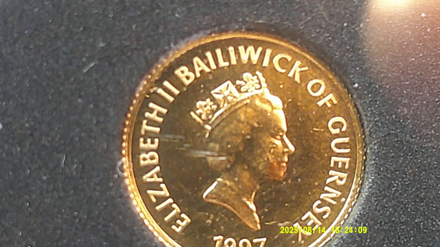Guernsey Five Pounds Gold Coin  (Wedding Anniversary of Queen Elizabeth and Philip)