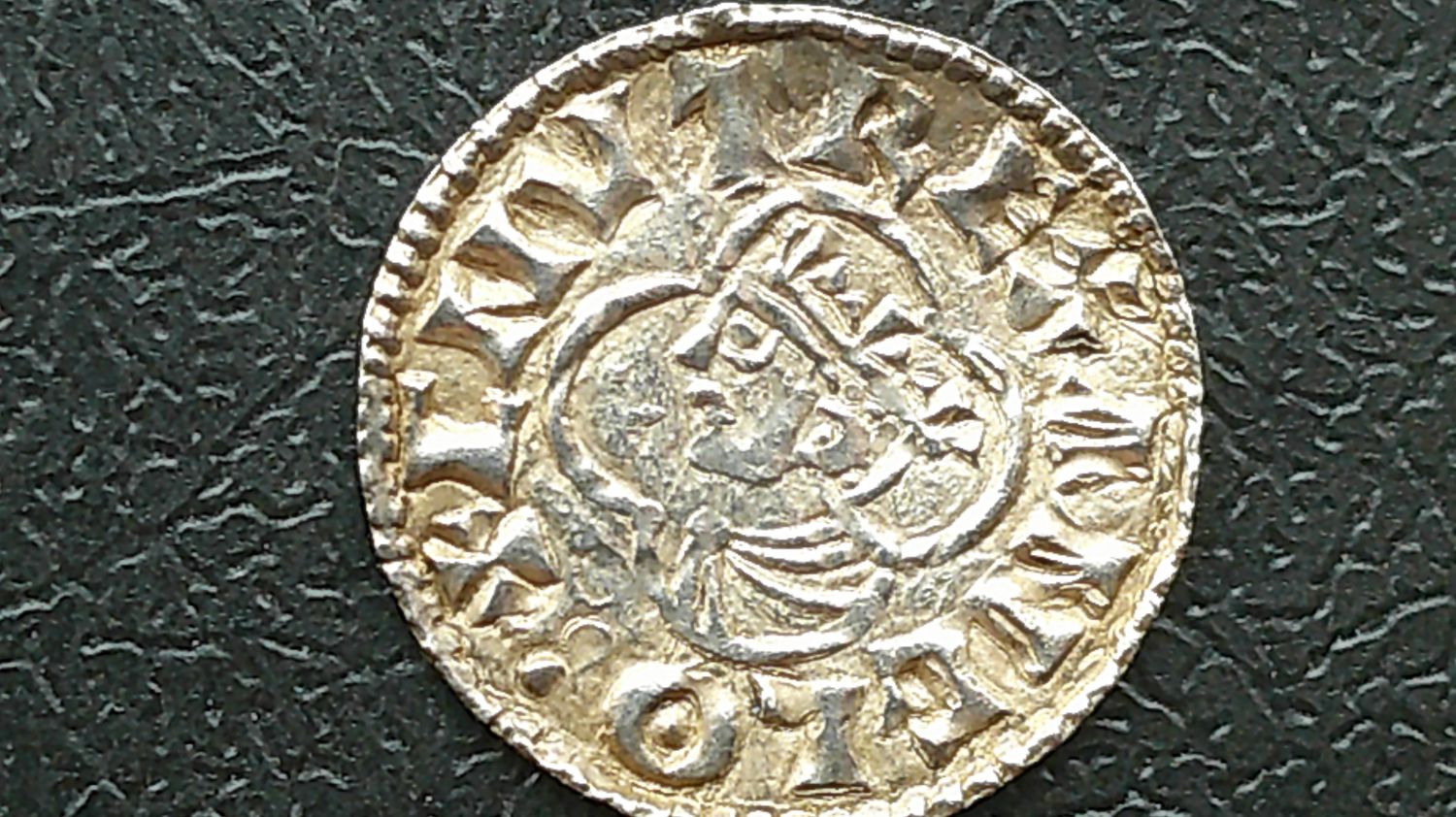 Cnut Penny - 1016-1035  (Dover)