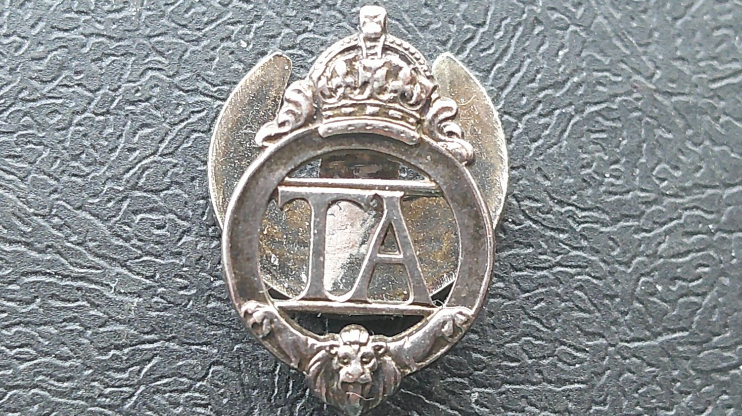 Territorial Army White Metal Badge