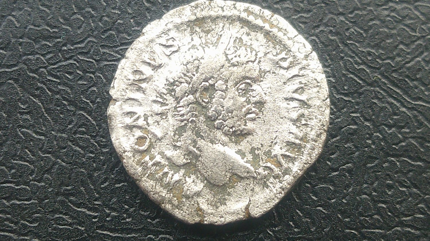 Caracalla Denarius 210 AD (a) Caracalla Denarius 210 AD (a)
