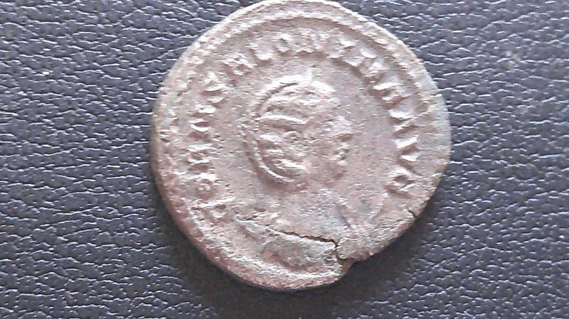 Salonina Antoninianus - 253 - 268 AD (a)