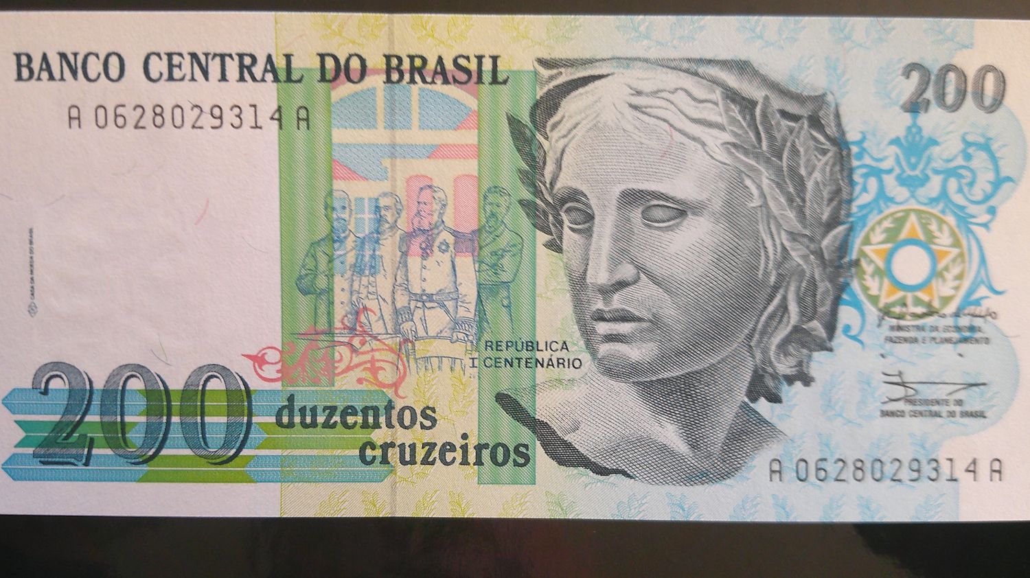 Brazil 200 Cruzeiros - 1990