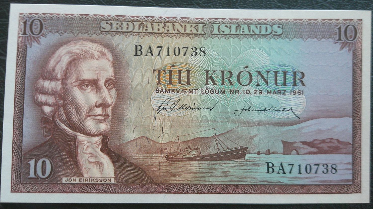 Iceland 10 Kronur - 1961