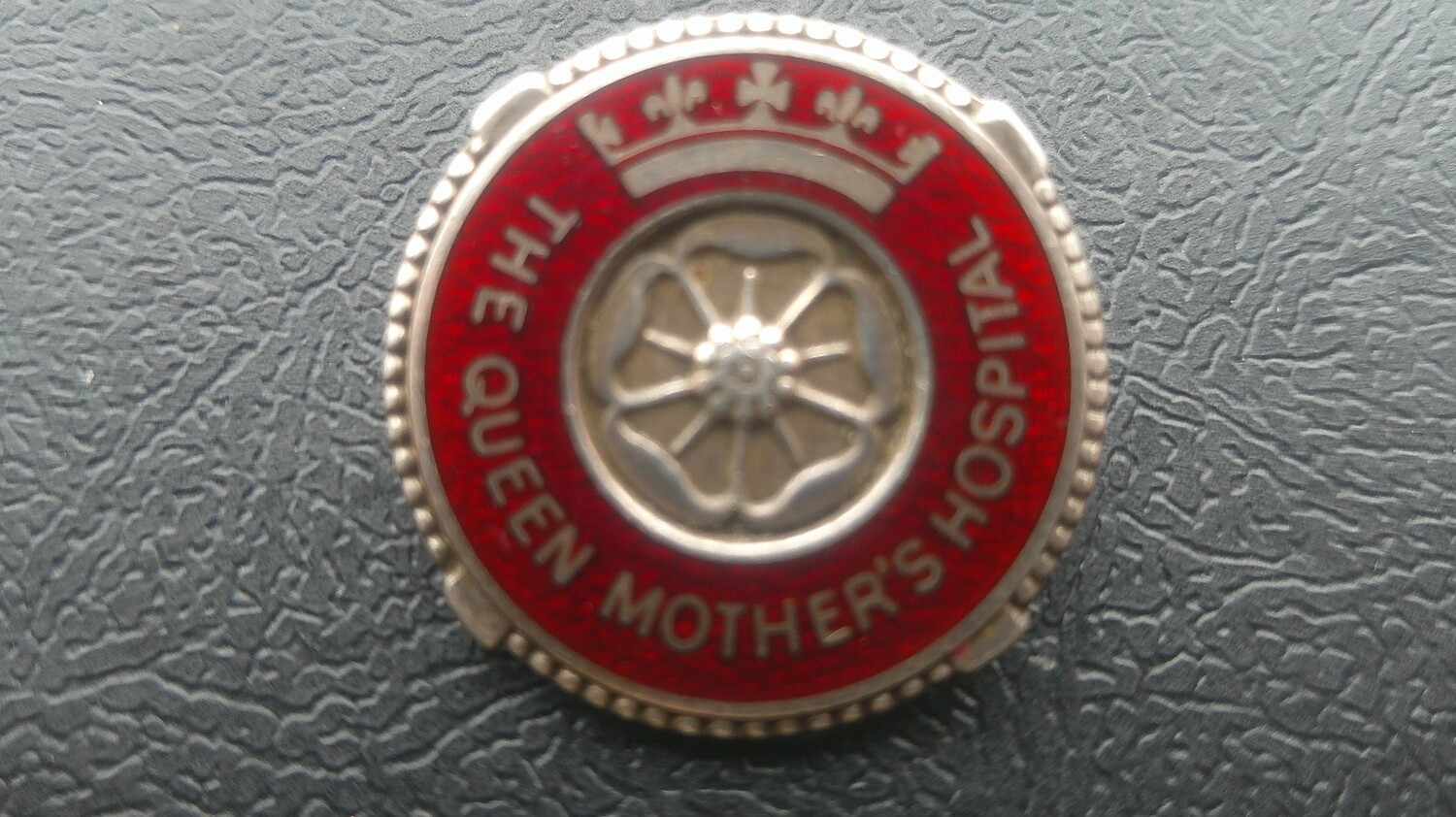 The Queen Mothers Hospital Glasgow Silver Badge The Queen Mothers Hospital Glasgow Silver Badge