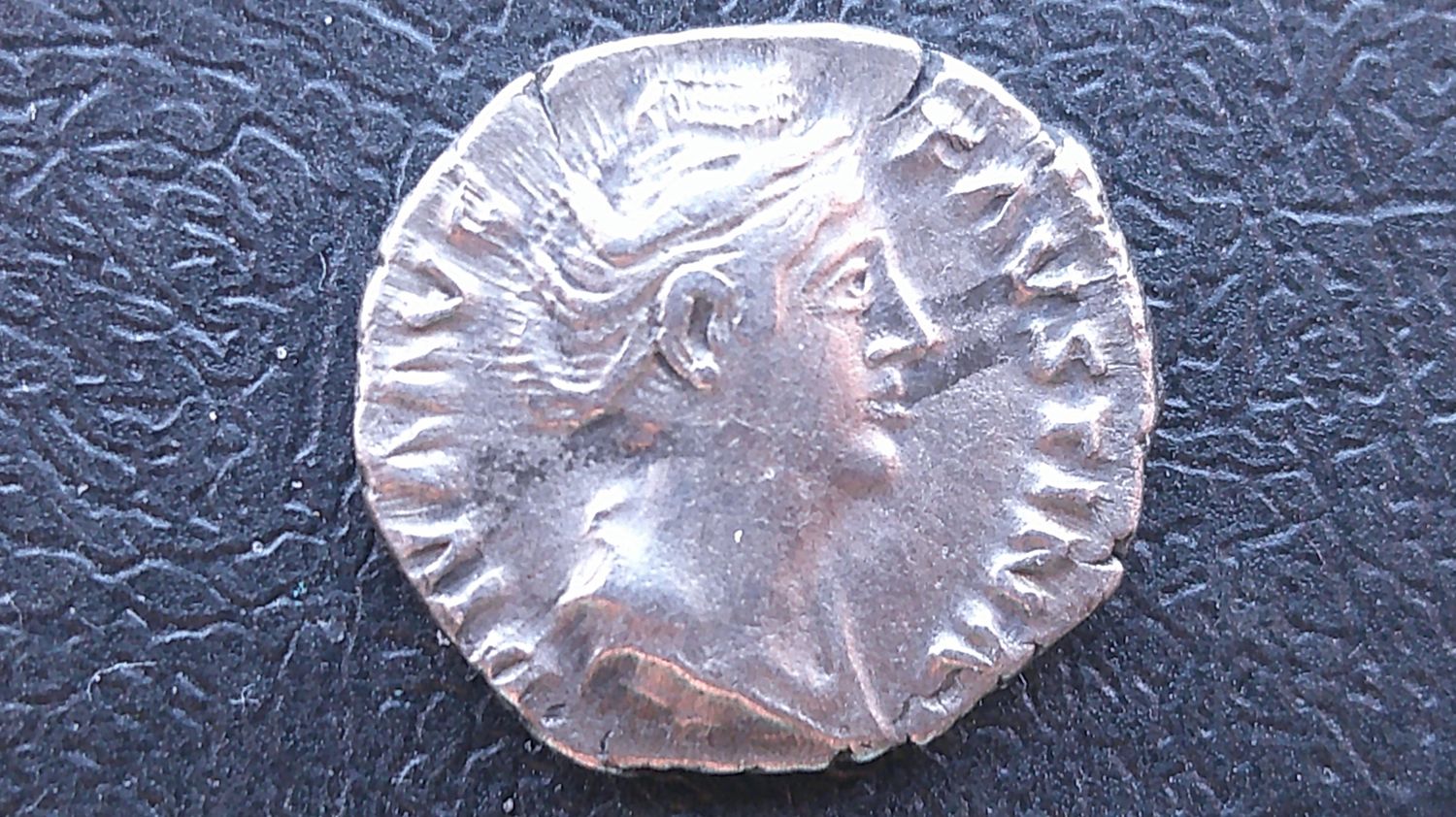 Faustina II Denarius  -  176-180 AD