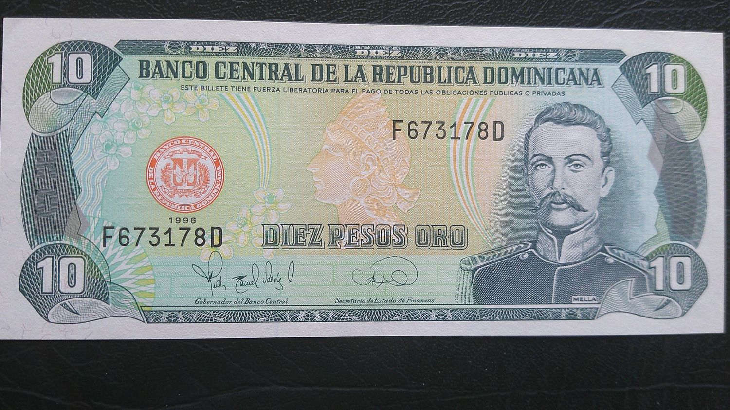 Dominican Republic 10 Pesos  -  1996