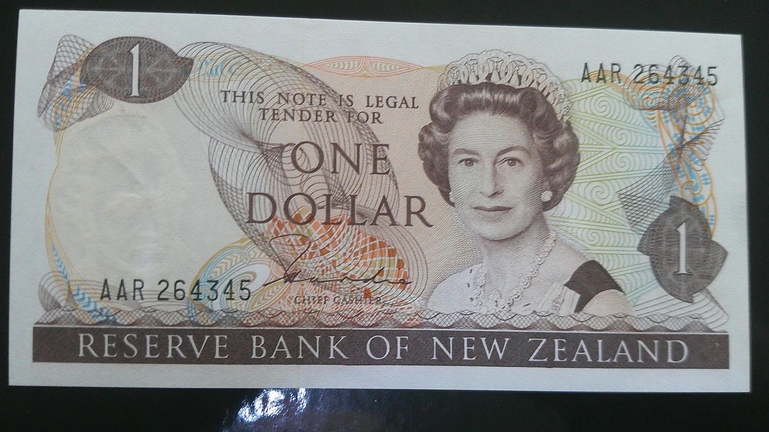 New Zealand 1 Dollar - 1981-1985 New Zealand 1 Dollar - 1981-1985