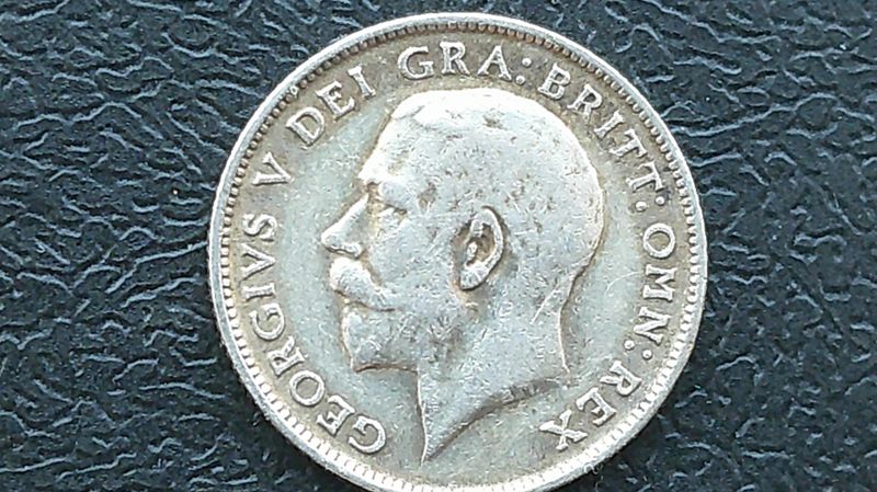 1915  -  Sixpence