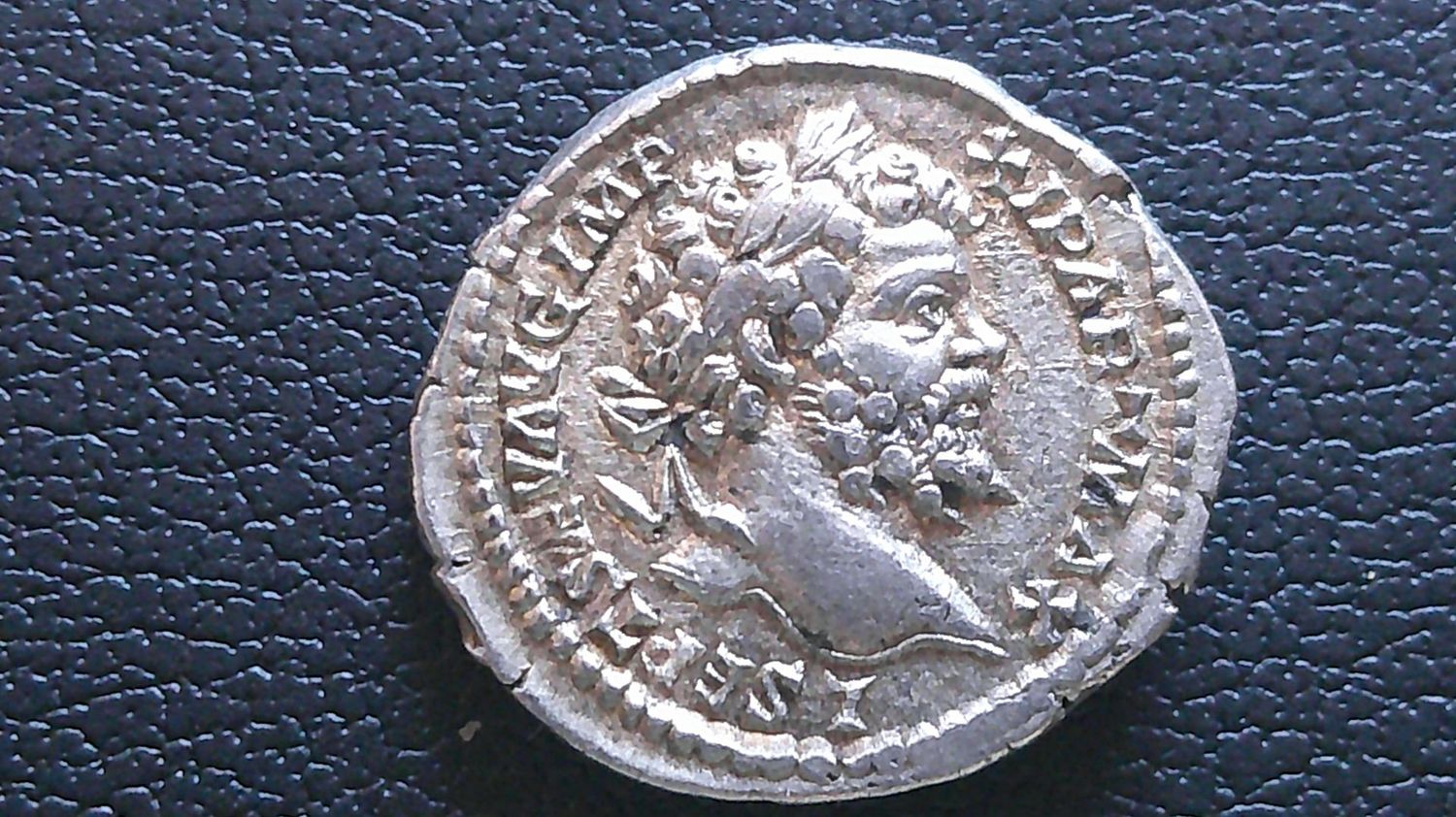 Septimus Severus Denarius - 193-211 AD (c) Septimus Severus Denarius - 193-211 AD (c)