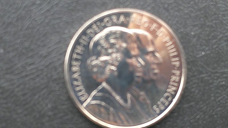 Five Pound Crown  -  2007 (Queens 60th Wedding Anniversary)