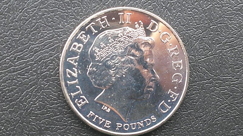 Five Pound Crown  -  2005  (Trafalgar Series Victory)