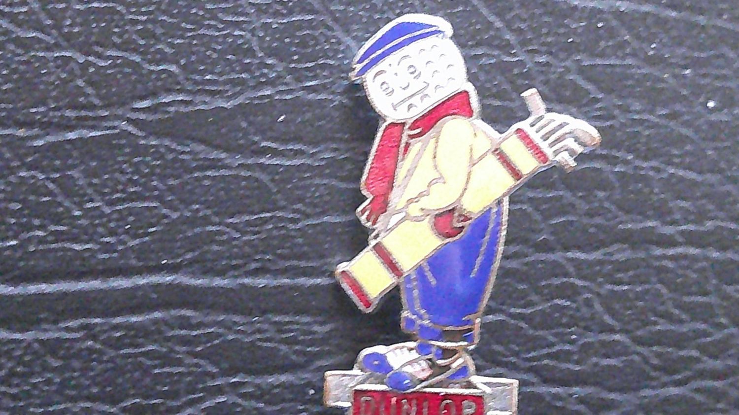 Dunlop Vintage Golfer Badge