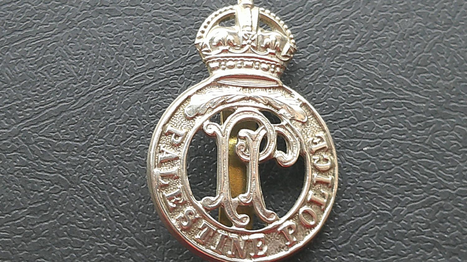 Palestine Police Cap Badge - 1940s