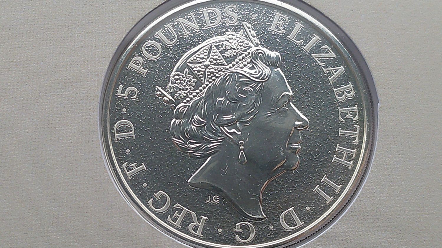 2016 Five Pound Queens Beast First Day Cover  (England)  MRPD2