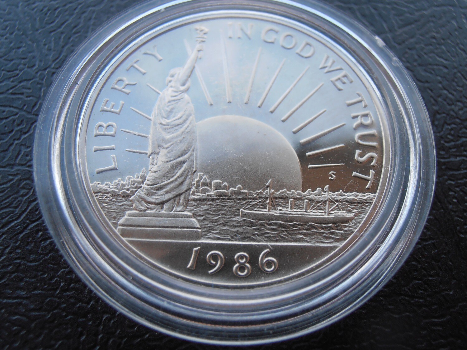United States Half Dollar - 1986S (Proof Centenary of the Statue of Liberty) United States Half Dollar - 1986S (Proof Centenary of the Statue of Liberty)