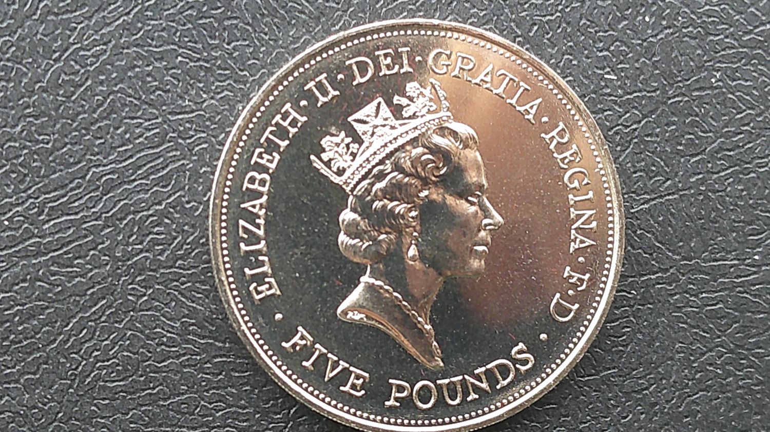 Five Pound Crown - 1990 (Queen Mothers 90th Birthday)