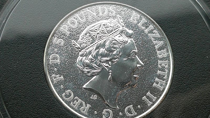 2016 - Queens Beast Silver Five Pounds (Lion of England)  MRPD1