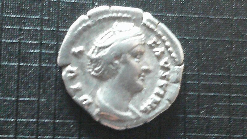 Denarius Faustina Senior - 138 - 140 AD (a)
