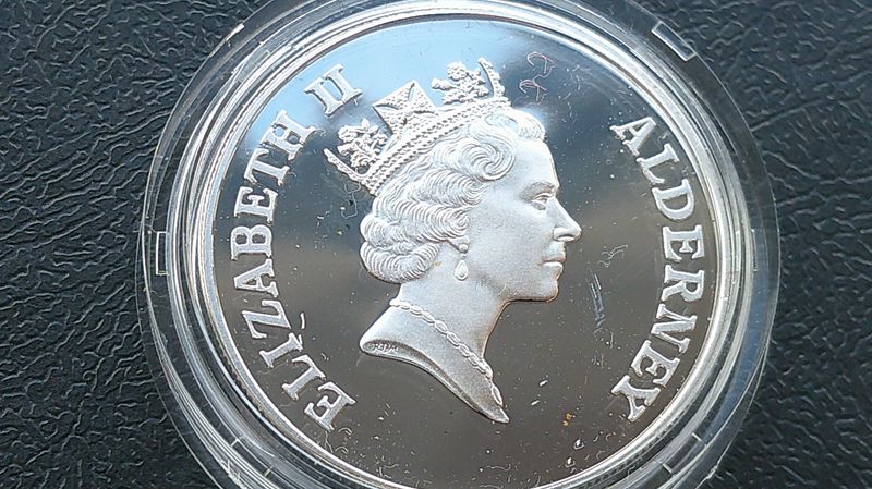 Alderney £2 Silver Proof - 1995  (50th Anniversary of the Return of the Islanders)  MRPD