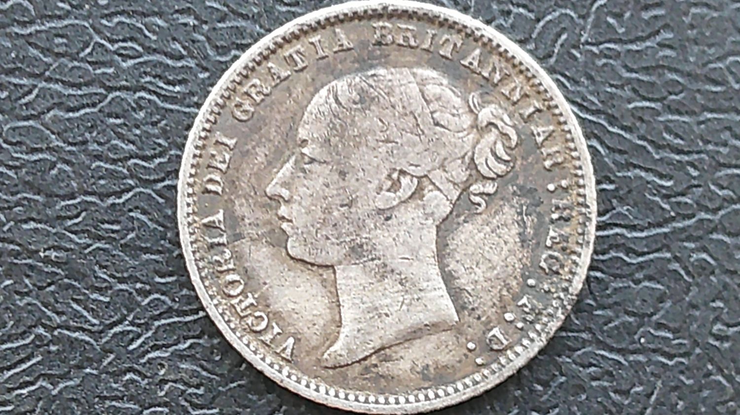 1874 - Sixpence  (Die No 8)