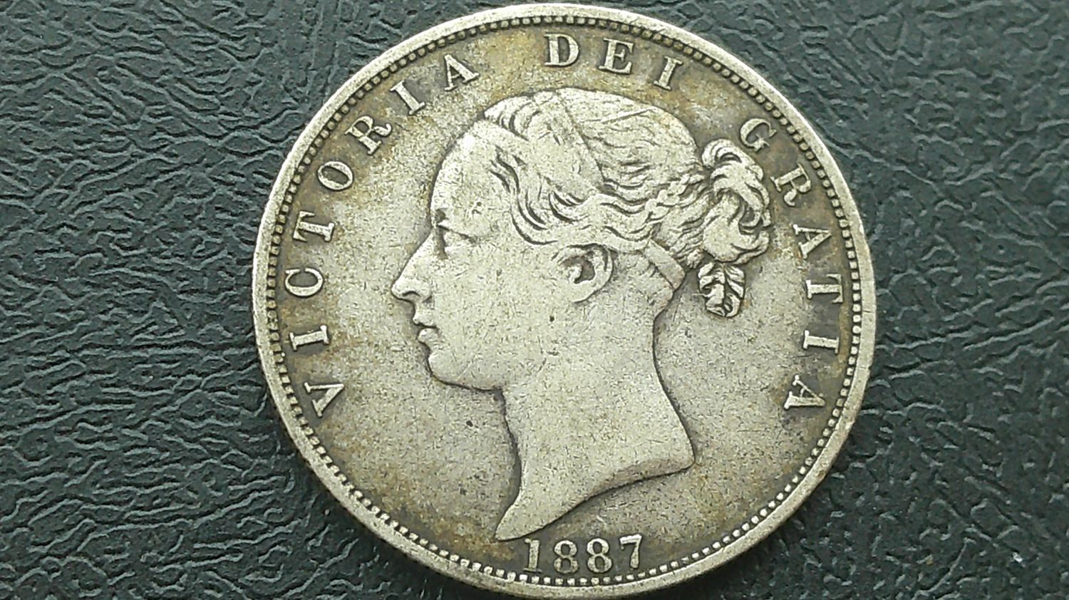 1887 - Halfcrown  (Young Head)