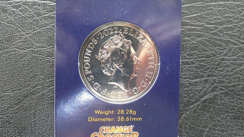 2022 - Five Pounds  (Her Charity and Her Patronage)
