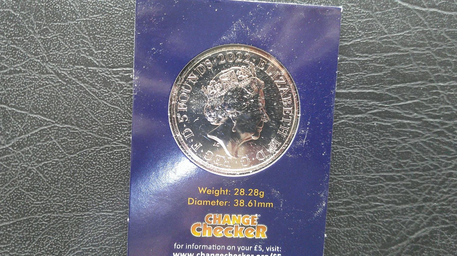 2022 - Five Pounds  (Tutankhamun)