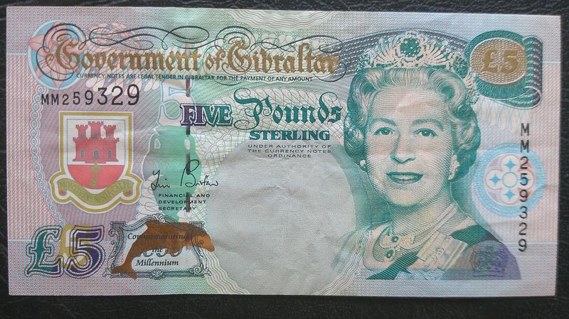 Gibraltar £5 - 2000