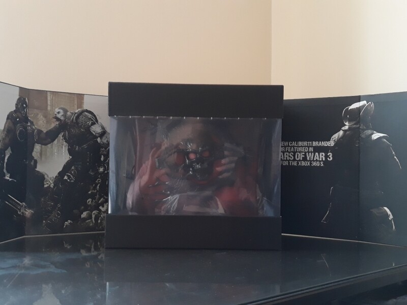 XBOX 360 Slim - Vault 3D Armored Gaming acase &#39;GEARS OF WARS&#39;  - Calibur