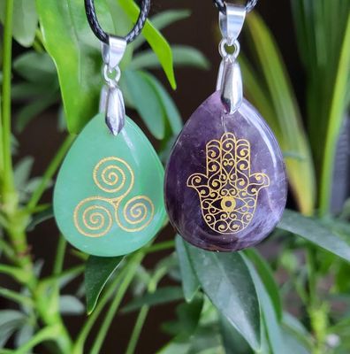 🌷Engraved Gemstone Pendants