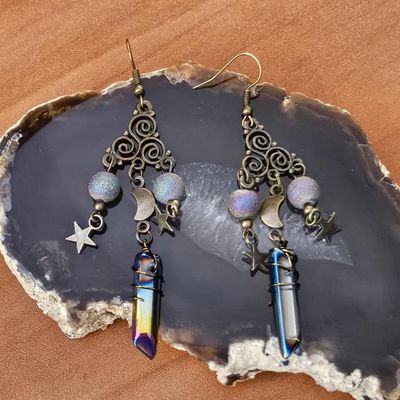 🌌✨ Trisquele Earrings